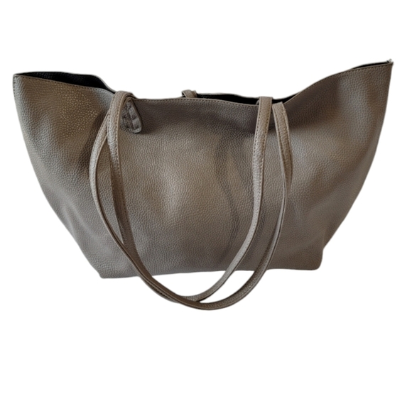 BCBG Paris Gray Leather Tote + Cosmetic Bag Set Zip Closure Travel Beachy Sz L - Picture 2 of 12